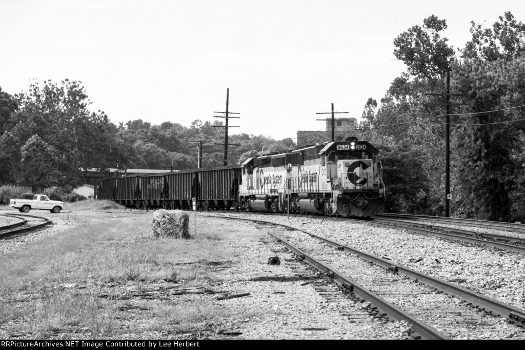 CSX 8634 still in Chessie colors